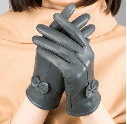 Women's Windproof Warm Sheepskin Gloves